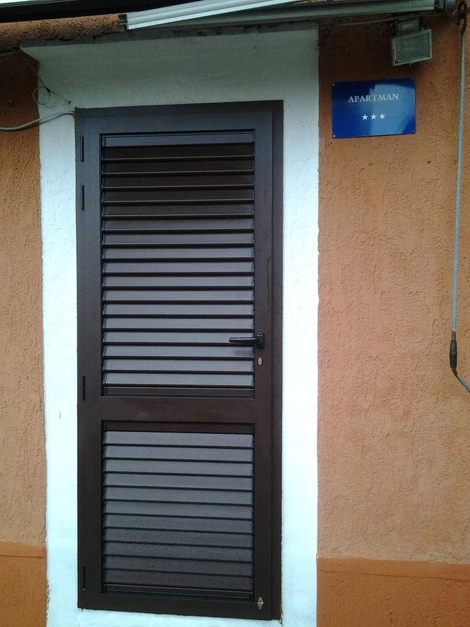 Apartment Mira Cres Εξωτερικό φωτογραφία